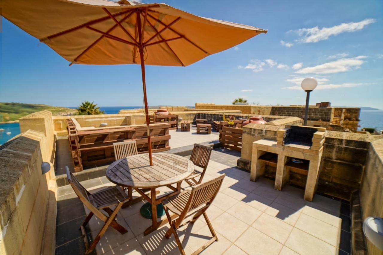 Getawaynpetto Private Duplex Maisonette With Jacuzzi Hot Tub Mgarr Exterior photo